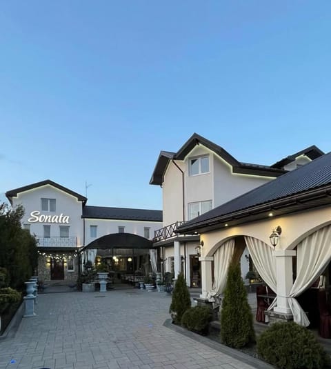 Property building, Day