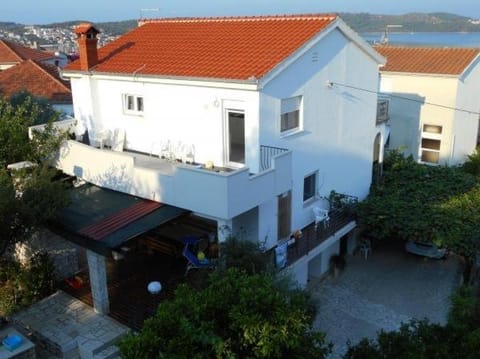 Property building, Facade/entrance, Off site