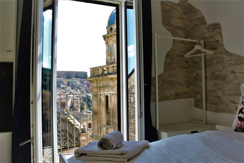 Summer, View (from property/room), City view, City view, Landmark view, Seasons