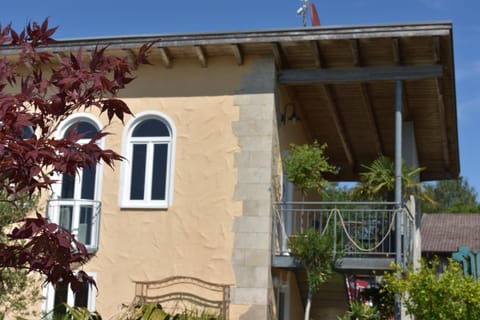 Property building, Facade/entrance, Balcony/Terrace