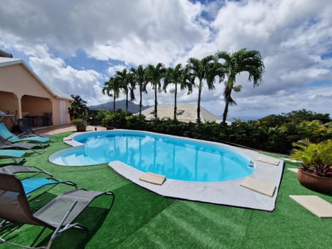 Swimming pool, sunbed