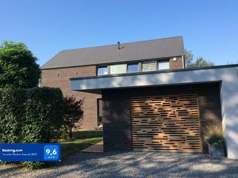 Studio tout neuf. Court séjour, loisirs, professionnel Bed and Breakfast in Wallonia, Belgium