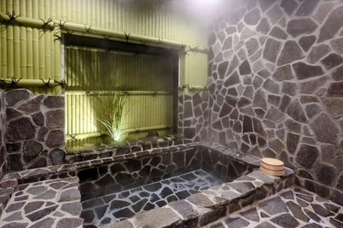 Open Air Bath, Open Air Bath