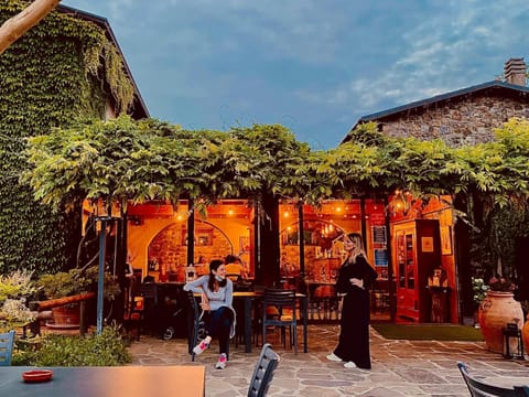 Restaurant/places to eat