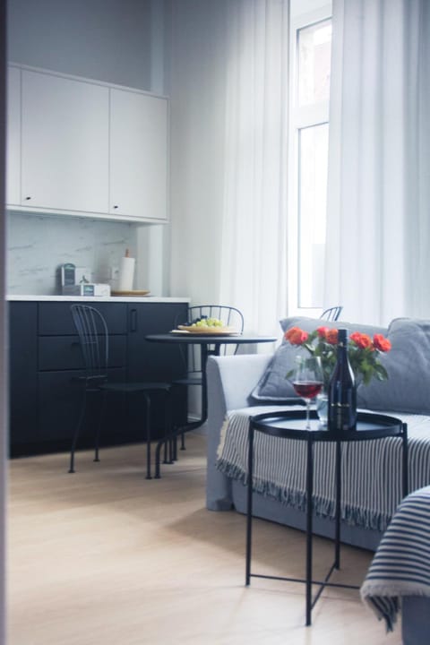 Kitchen or kitchenette, Dining area, Communal kitchen
