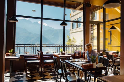 Restaurant/places to eat, Communal lounge/ TV room, Spring, Day, Winter, Summer, Garden, View (from property/room), Balcony/Terrace, Lobby or reception, Lounge or bar, Decorative detail, Autumn, City view, Garden view, Mountain view, Street view, Sunrise, Facility for disabled guests