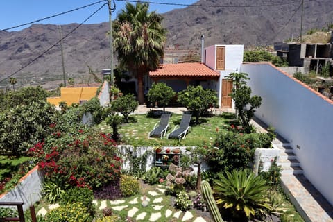 Natural landscape, BBQ facilities, Garden, Garden view, Mountain view
