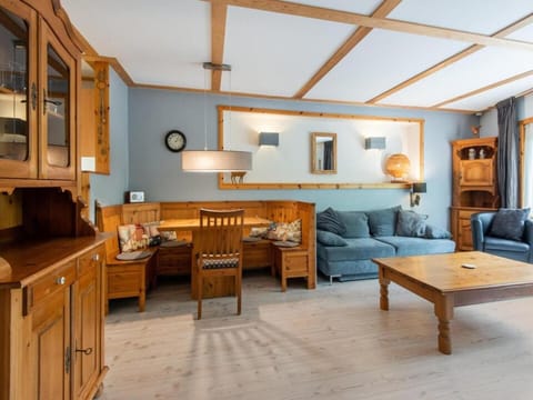 Living room, Photo of the whole room, Seating area
