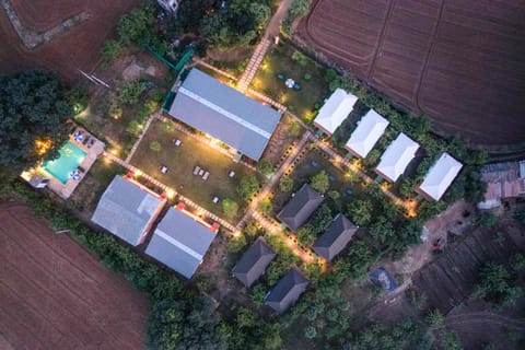 Property building, Neighbourhood, Natural landscape, Bird's eye view, Garden, Garden view, Swimming pool