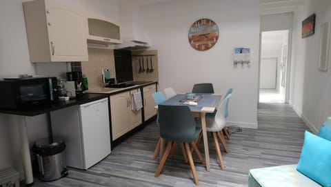 Dining area, Communal kitchen