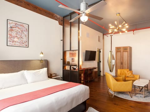 Bed, Living room, Photo of the whole room, Seating area, Bedroom