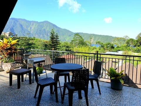 BBQ facilities, Balcony/Terrace, Lake view, Mountain view