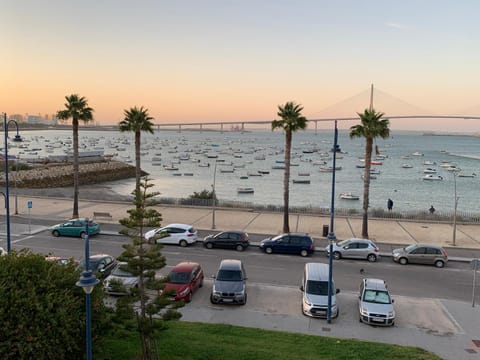 Nearby landmark, City view, Sea view, Street view, Area and facilities, Sports
