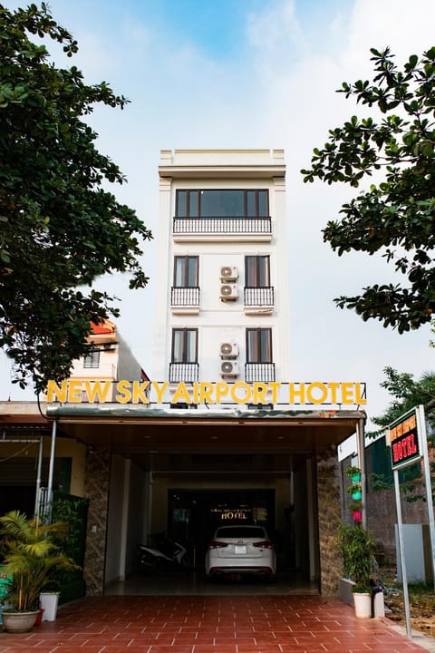 Property building, Facade/entrance, Property logo or sign