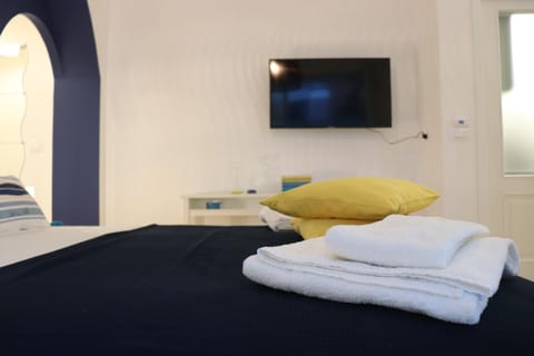 Bed, TV and multimedia