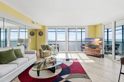 Direct Beachfront Unit - Shores of Madeira #505 Apartment in Redington Beach