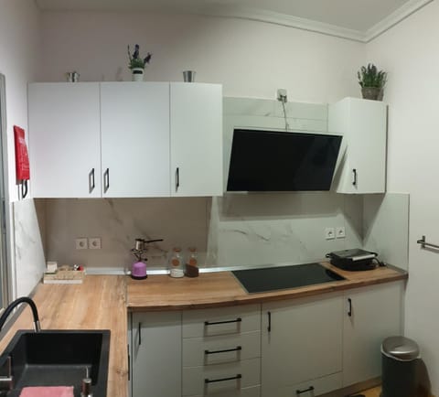 Kitchen or kitchenette, stove