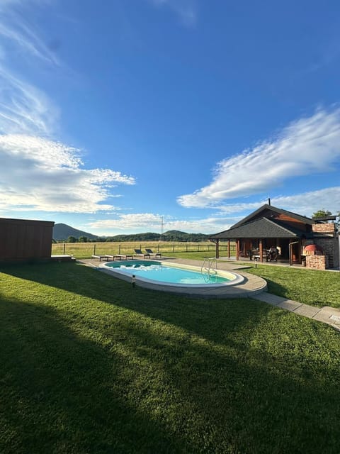 V's place - wooden house with heated pool and outdoor sauna House in Lika-Senj County