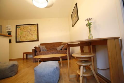 Living room, Lounge or bar