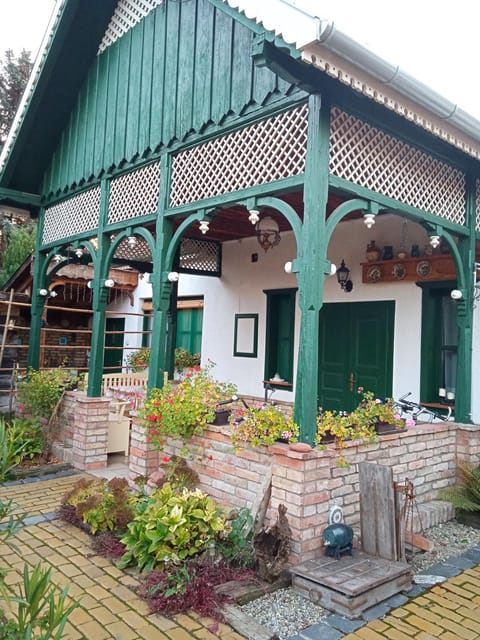 Property building, Garden, Garden view