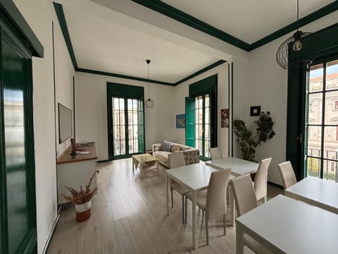 Communal lounge/ TV room