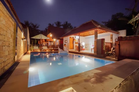 Night, Pool view, Swimming pool, sunbed