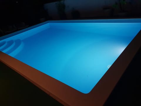 Swimming pool, Swimming pool