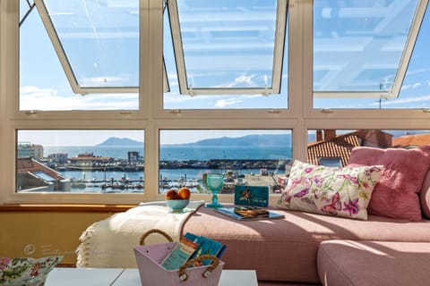 Decorative detail, Sea view