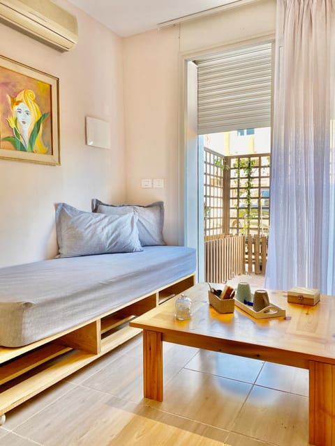 Photo of the whole room, Seating area, air conditioner