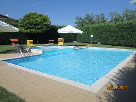 Swimming pool, Swimming pool