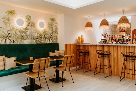 Lounge or bar