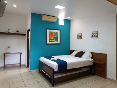 Bed, Photo of the whole room, air conditioner