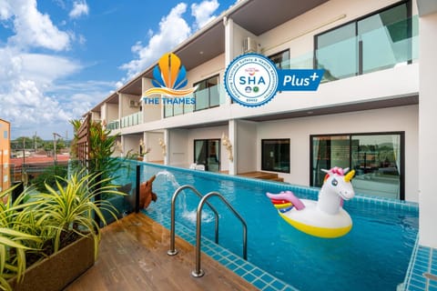Property building, Swimming pool