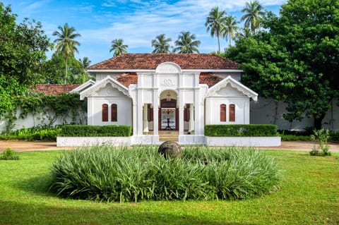 Property building, Day, Garden, Garden view