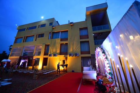 Property building, Facade/entrance
