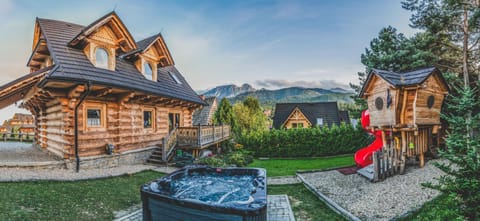 Property building, Day, Natural landscape, Children play ground, Garden, Hot Tub, Garden view, Mountain view