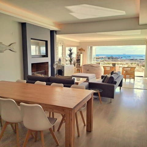 TV and multimedia, Living room, Seating area, Dining area, Sea view