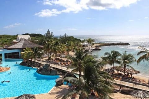 Beach, Swimming pool, Swimming pool