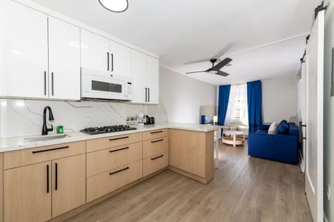 Sobe Apartments Apartment in Flamingo Lummus