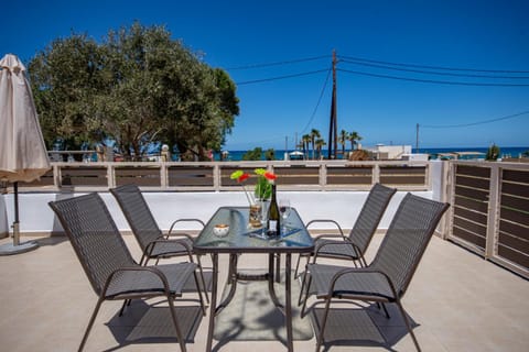 Patio, Day, Natural landscape, View (from property/room), Balcony/Terrace, Dining area, Sea view