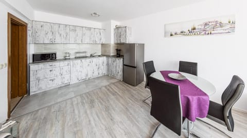 NEXT TO GONDOLA. Cosy & Elegant 2 Bedroom apartment in Neon Complex Apartment in Bansko