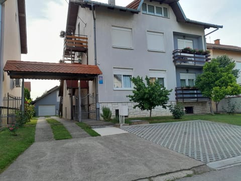Apartman kod dide i bake Apartment in Vojvodina
