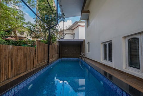 Property building, Swimming pool, Swimming pool