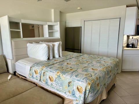 Daytona Beach Hawaiian Inn Hotel in Daytona Beach Shores