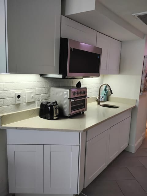 Daytona Beach Hawaiian Inn Hotel in Daytona Beach Shores