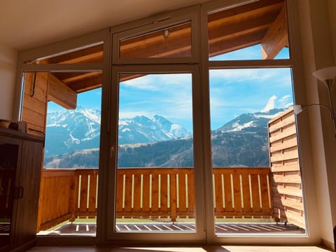 Balcony/Terrace, Mountain view
