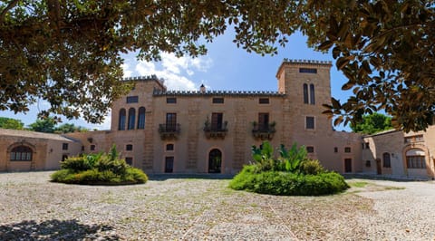 Facade/entrance, Facade/entrance
