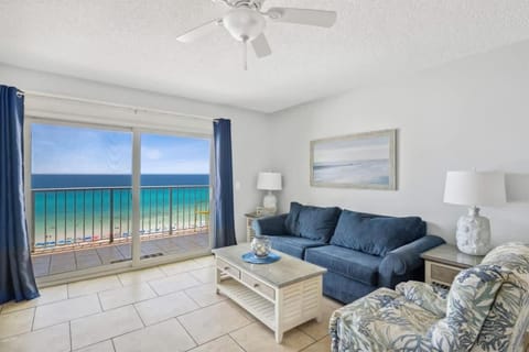 The Summit 1017 House in Upper Grand Lagoon