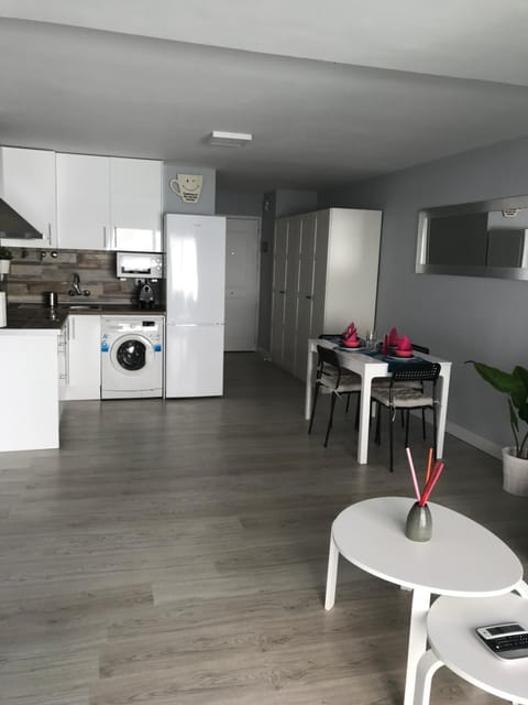 Estudio moderno con jardín privado Apartment in Torremolinos