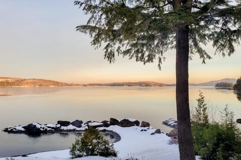 White Lobster Cottage House in Moosehead Lake